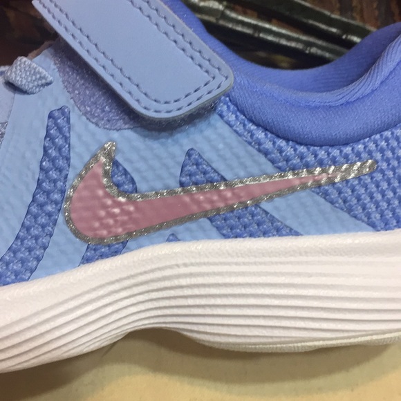 Last chance!! New; Nike Revolution 4 (PS) Sneakers - Picture 11 of 11